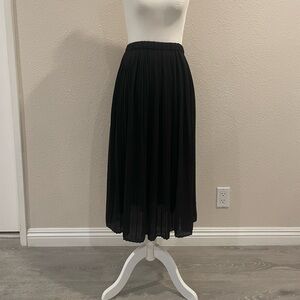 Uniqlo black Pleated Skirt